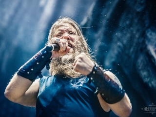 Amon Amarth na festivalu Nova Rock 2016 (Foto: Roberto Pavić)