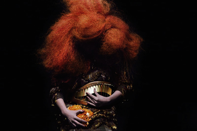 Björk (Foto: Inez van Lamsweerde i Vinoodh Matadin)