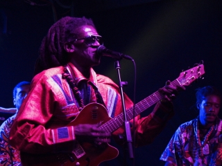Cheikh Lô u Aquariusu (Foto: Walter Thompson)