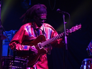 Cheikh Lô u Aquariusu (Foto: Walter Thompson)
