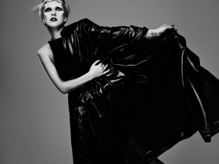 Lady Gaga u crnom Muglerovom lateksu (Foto: Mariano Vivanco, modni urednik: Nicola Formichetti, frizura: Bob Recine i šminka: Billy B) - - Universal Music