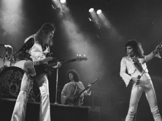 Queen - A Night At The Bohemia