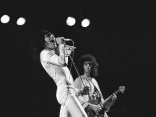 Queen - A Night At The Bohemia