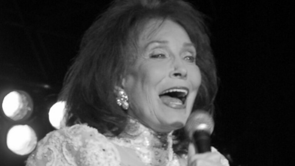 In Memoriam Loretta Lynn 1932 2022 Ravnododna   Preuzmi 1 