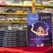 Zavirite u Taylor-Verse – jedinstveni svijet globalne pop ikone Taylor Swift u novoj knjizi