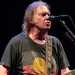 Neil Young se povlači s ‘korporativno odbojnog’ Glastonburyja