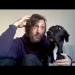 Denis Katanec i njegov pas Srećko najavljuju live stream svirke na Patreonu